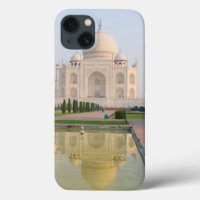 Der friedliche Taj Mahal bei Sonnenaufgang