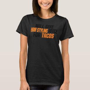 Der Friseur berät Sie gerne beim Haarstylen. T-Shirt