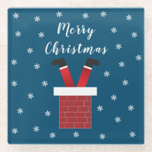 Der frohe Weihnachtsmann steckt in einem Kamin