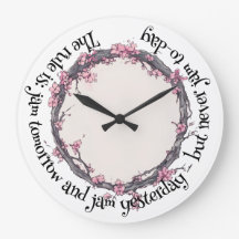 Der Frühling eines Hasen im Kirschbronzern-Grove