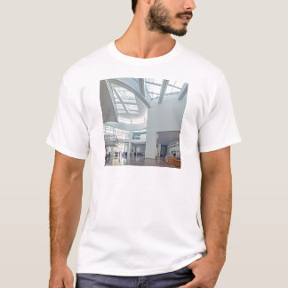 Der Getty Mitteleingangs-Hall-Innenraum T-Shirt