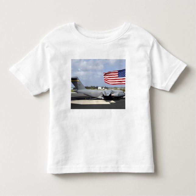 Der Globemaster III der C-17 sitzt auf der Fluglin Kleinkind T-shirt (Vorderseite)
