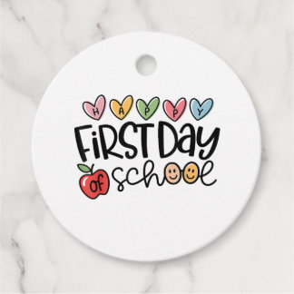 Der glückliche erste Tag des Lehrers Mädchen kehrt Geschenkanhänger