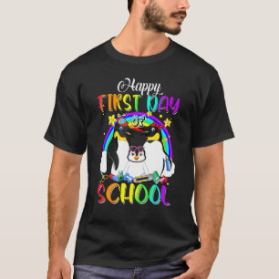 Der glückliche erste Tag des Pinguin-Regenbogens T-Shirt
