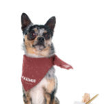 Der Goodest Boy (Mädchen) | Monogram Pet Bandana Halstuch<br><div class="desc">Feiern Sie die Urlaubssaison mit einer Touch von Stil und Persönlichkeit für Ihren Furry-Freund! Unser Weihnachtsthema "The Goodest Boy (Girl)" Monogram Pet Bandana ist das perfekte festliche Accessoire für Ihr Haustier. Die Kapelle ist mit einem reichen, tiefen roten Hintergrund bedeckt, der mit einem zarten weißen Schneeflockenmuster bestreut ist und dem...</div>