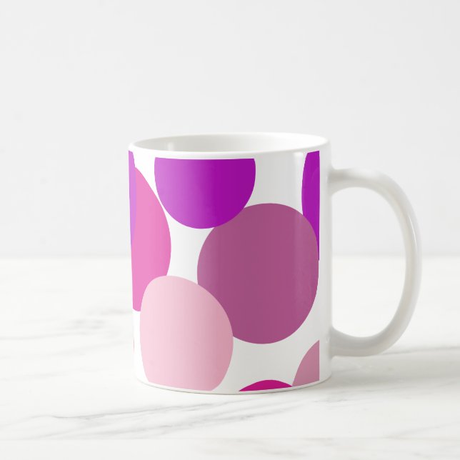 Der große 70er-Polka hat lila Punkte Kaffeetasse (Rechts)