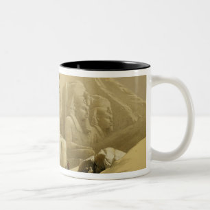 Der große Tempel von Abu Simbel, Nubia, von Zweifarbige Tasse