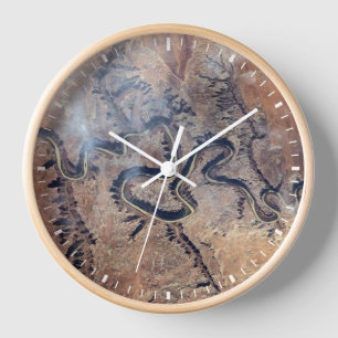 Der grüne Fluss mit seinen Nebenschluchten in Utah Uhr