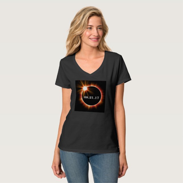 Der Hanes der Frauen Nano-V-Hals Eklipse-T - Shirt (Vorderseite Vollansicht)