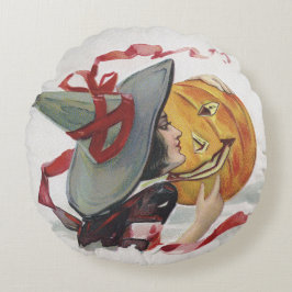 Der Hexenkuss: eine Kürbislaterne zu Halloween Rundes Kissen