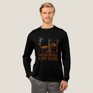 Der Hinterhof ist mein Büro Lustiger Whiskey Zigar Tri-Blend Shirt