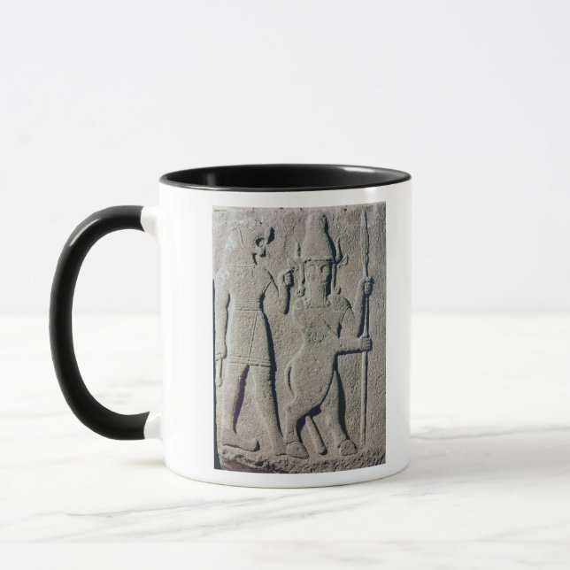 Der hittite-Gott Uomi, Karkemish Tasse (Links)