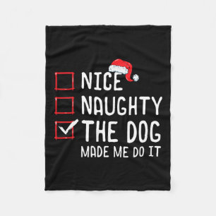 Der Hund hat mich dazu gebracht, die Weihnachtslis Fleecedecke