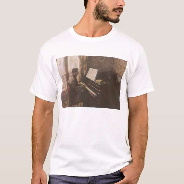 Der junge Mann spielt Klavier von Gustave Caillebo T-Shirt (Vorderseite)
