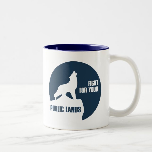Der Kampf um Ihr öffentliches Land Wolf Zweifarbige Tasse (Rechts)