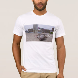 Der Käse speist allein T-Shirt