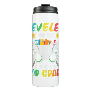 Der Kindergarten entriegelt Level-Up-Gamer-Boys wi Thermosbecher