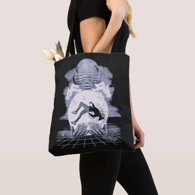 Der Kollaps - Techno-Dystopian Streetwear Design (Von Nahem)