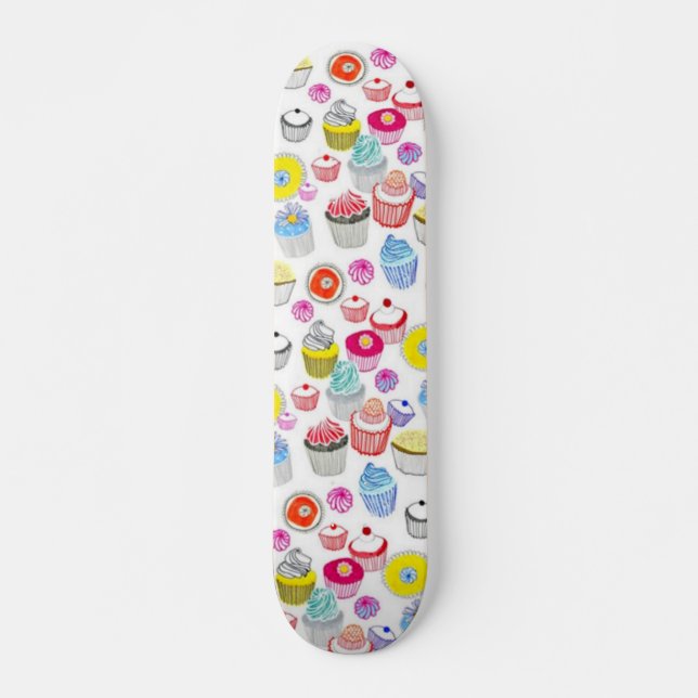 Der Kuchen-Überraschungs-Plattform des Mädchens Skateboard (Vorne)