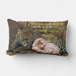 Der Leopard legt sich mit dem Lamm-Isaiah 11 Lendenkissen