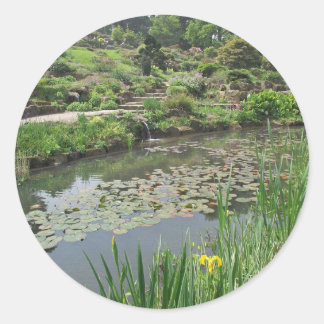 Der Lily Pond bei RHS Wisley Runder Aufkleber