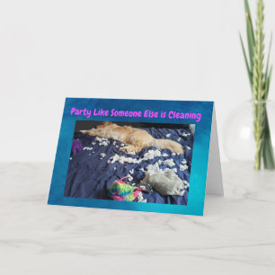 Der lustige Geburtstagskartenhund machte ein große Karte