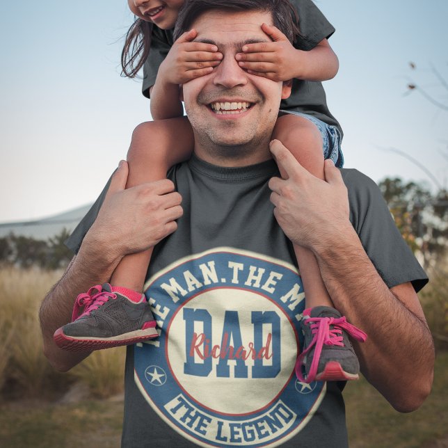 Der Mann, der Mythos, das Geschenk des Vaters T-Shirt (Von Creator hochgeladen)