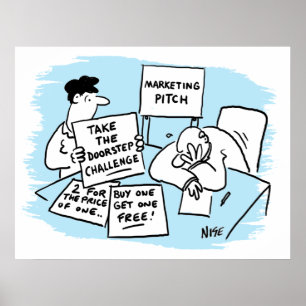 Der Marketing Manager wird auf einem Verkaufspunkt Poster