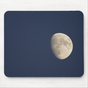Der Mond im frühen Abend Mousepad