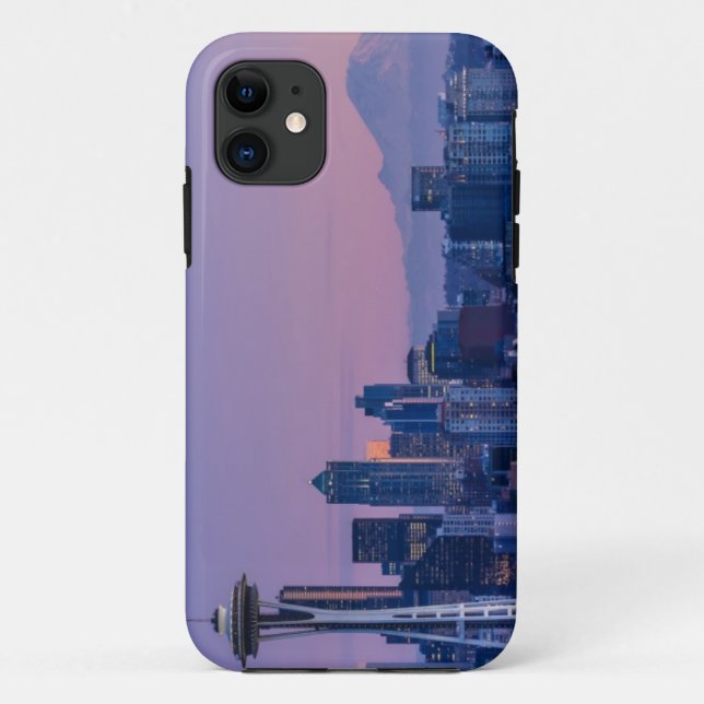 Der Mount Rainier im Hintergrund Case-Mate iPhone Hülle (Rückseite)