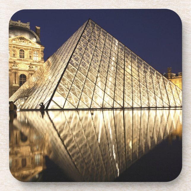 Der nächtliche Ausblick auf die gläserne Pyramide  Getränkeuntersetzer (Vorderseite)