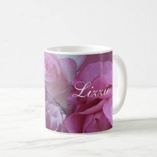 Der Name "Lizzie" ist auf den Namen "Pink roses gi Kaffeetasse