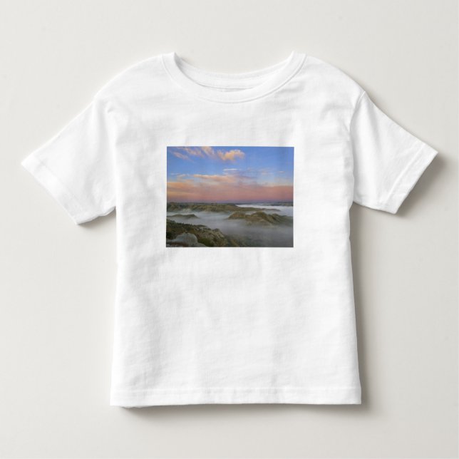 Der Nebel aus dem Little Missouri-Fluss hängt im Kleinkind T-shirt (Vorderseite)