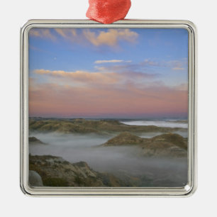 Der Nebel aus dem Little Missouri-Fluss hängt im Ornament Aus Metall