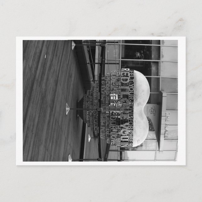 "Der Ort, an dem das Herz geschützt ist" Postkarte (Vorderseite)