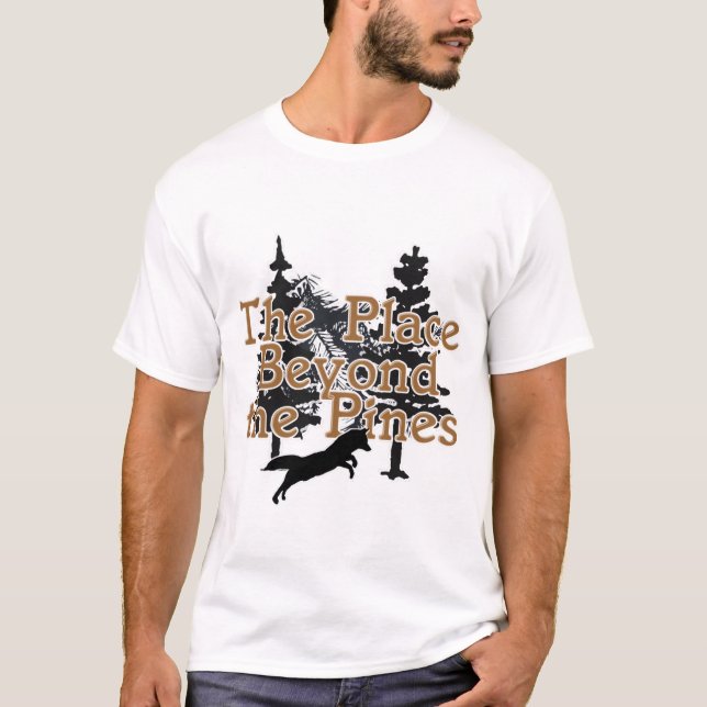Der Ort hinter den Pinien T-Shirt (Vorderseite)