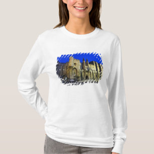 Der Palast des Papstes in Avignon bei Sonnenunterg T-Shirt