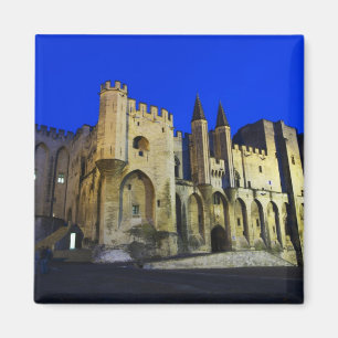 Der Papstpalast in Avignon bei Sonnenuntergang. Ba Magnet