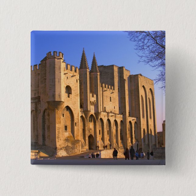 Der Papstpalast in Avignon mit Menschen Button (Vorderseite)