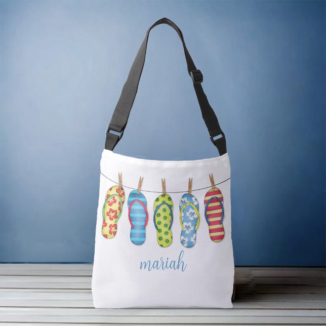 Der Personalisierte, farbenfrohe Strand Tragetaschen Mit Langen Trägern (Whimsical tote bag with colorful flip flops)