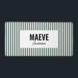 Der personalisierte, moderne und elegante Streifen Schreibtischunterlage<br><div class="desc">Moderne minimale Typografie mädchenhaft grün und weiß Streifen elegante personalisierte Geschenktafel Design.</div>