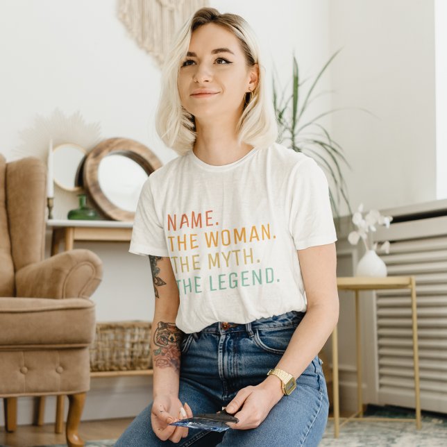 Der personalisierte Name der Frau Der Mythos Die L T-Shirt (Von Creator hochgeladen)