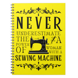 Der Power einer Frau mit einer Nähmaschine Notizblock