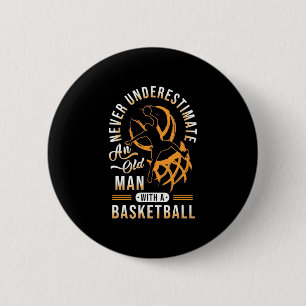 Der Power eines alten Mannes mit einem Basketball Button