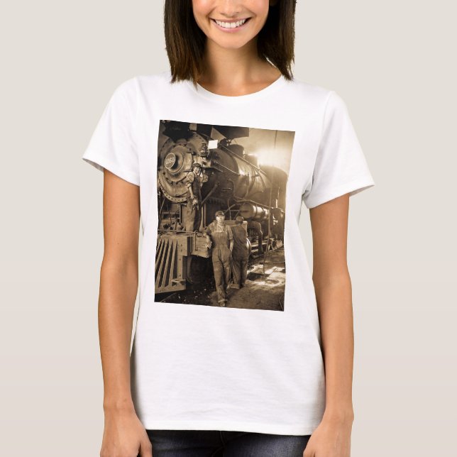 Der Roundhouse Rosies des Ersten Weltkrieges T-Shirt (Vorderseite)