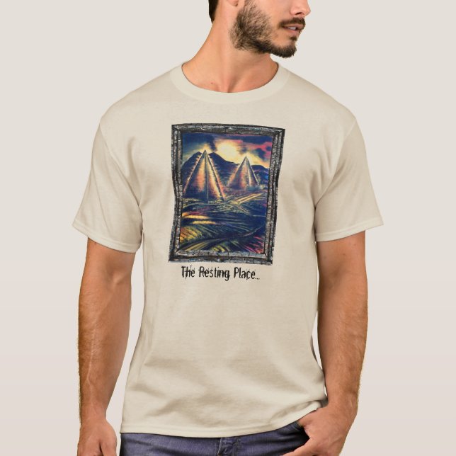 Der Ruheraum, Pyramiden T-Shirt (Vorderseite)