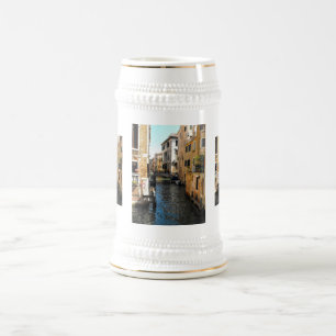 Der ruhige Kanal in Venedig, Italien Bierglas