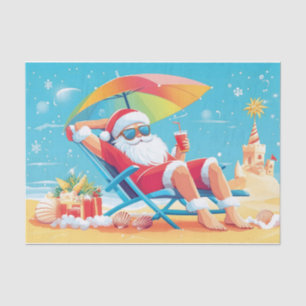 Der Santa Claus entspannt sich auf einem Sonnenbet Seidenpapier