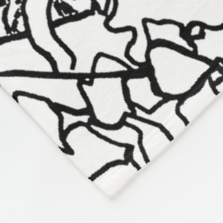 Der Schmetterling, der in Schwarzweiss mit Blumen Fleecedecke