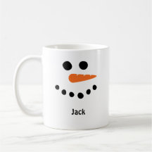Der Schneemann steht vor der Tasse. Personalisiere